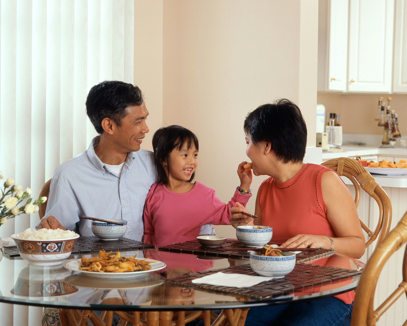 a family having lunch together.